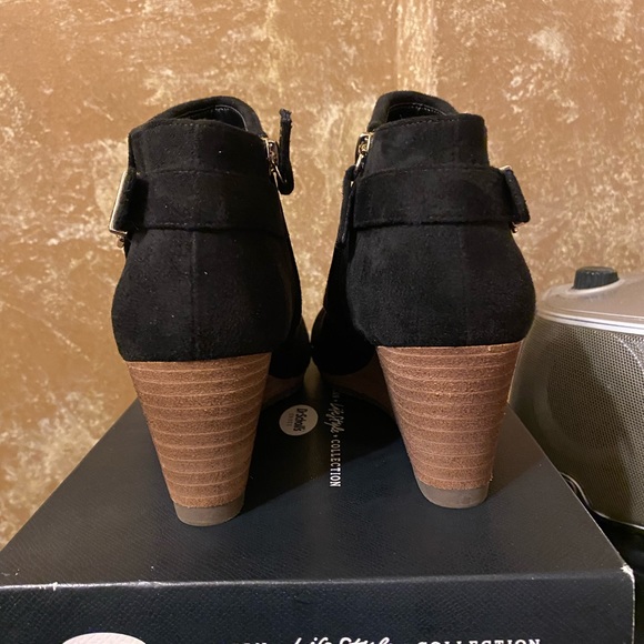 Dr.Scholl’s ankle suede boots. - Picture 3 of 5